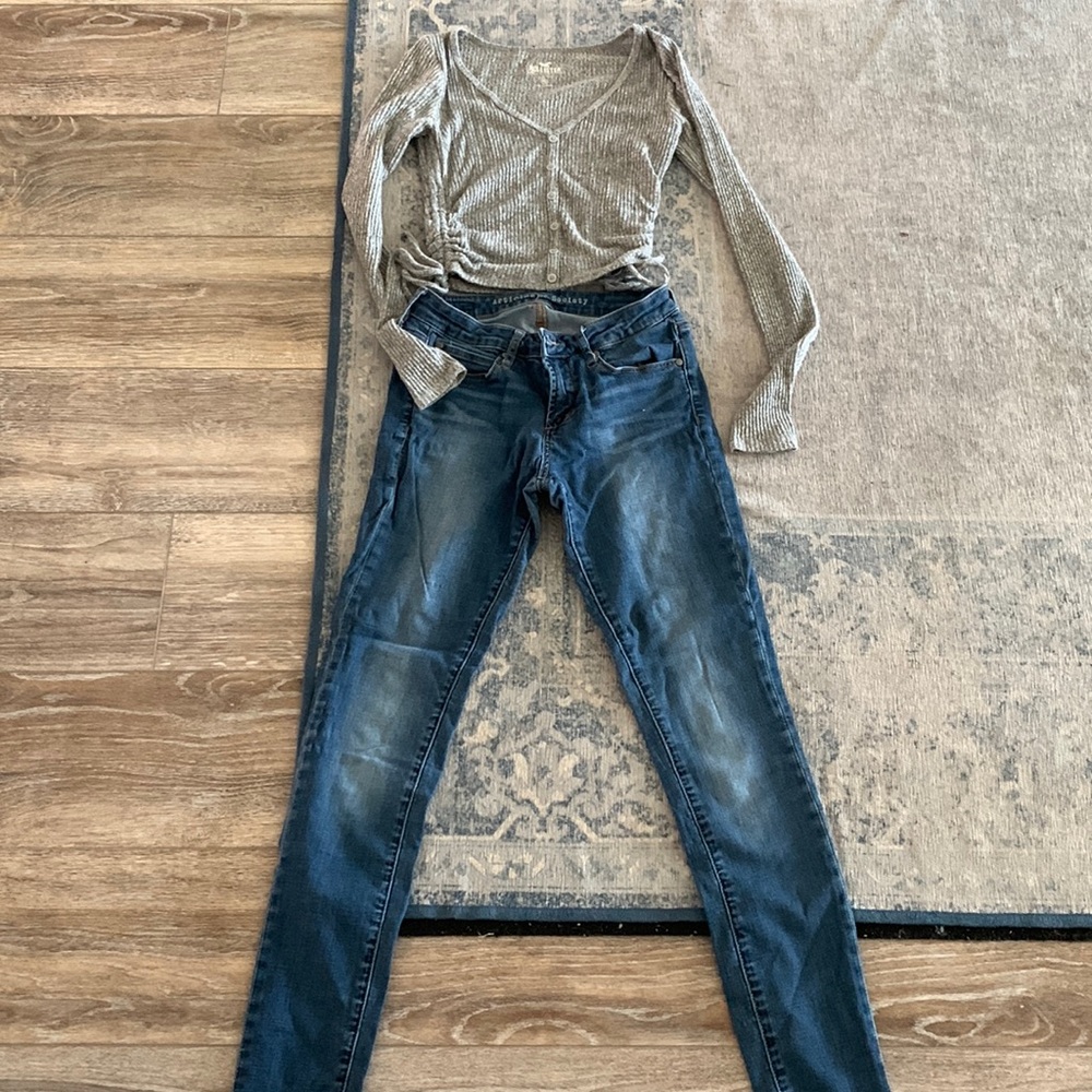 Girls Bundle Hollister Gray sweater top and Articles of Society Jeans